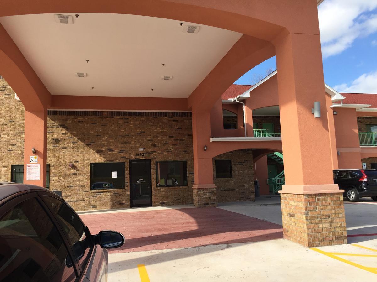 Classic Inn & Suites Хъмбъл Екстериор снимка