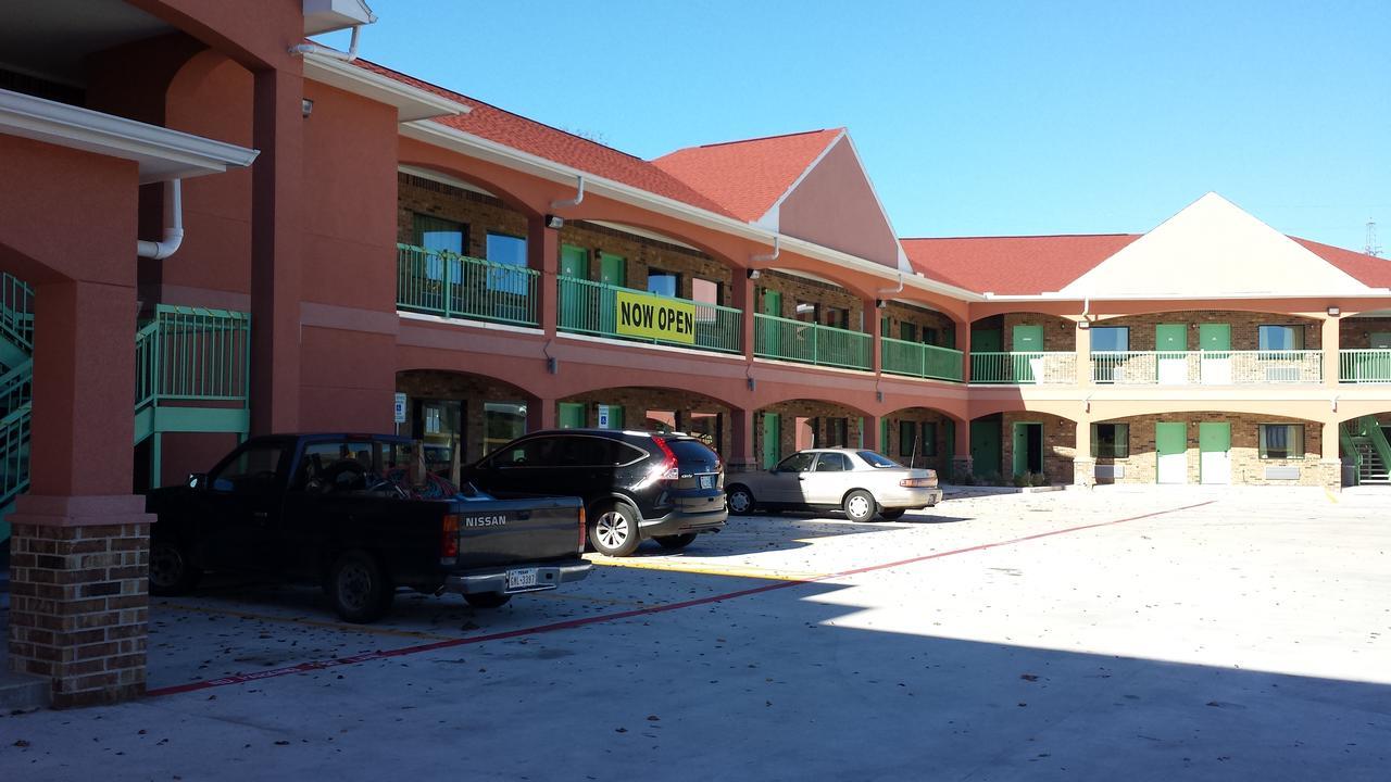 Classic Inn & Suites Хъмбъл Екстериор снимка