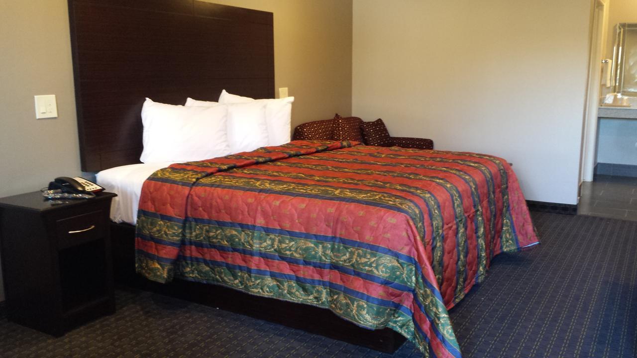 Classic Inn & Suites Хъмбъл Стая снимка