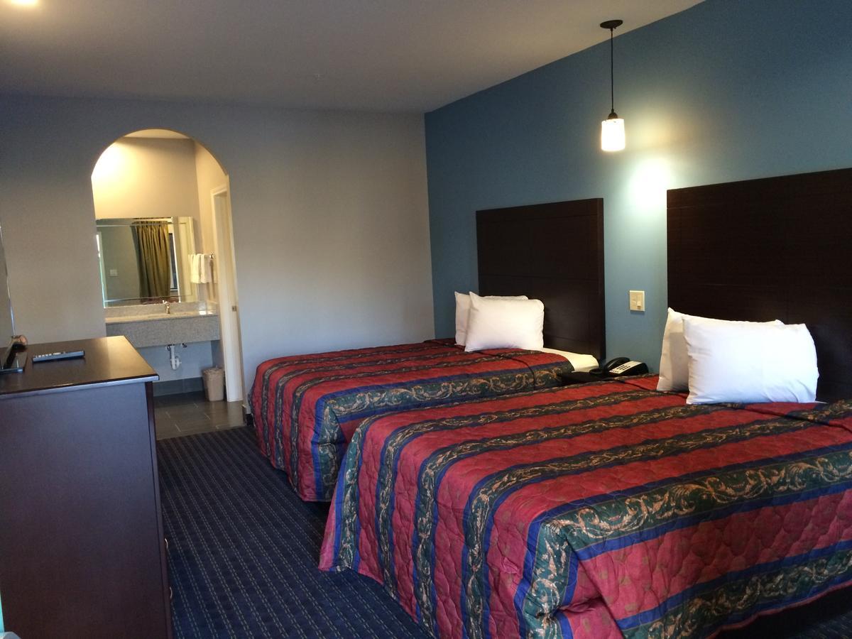Classic Inn & Suites Хъмбъл Стая снимка