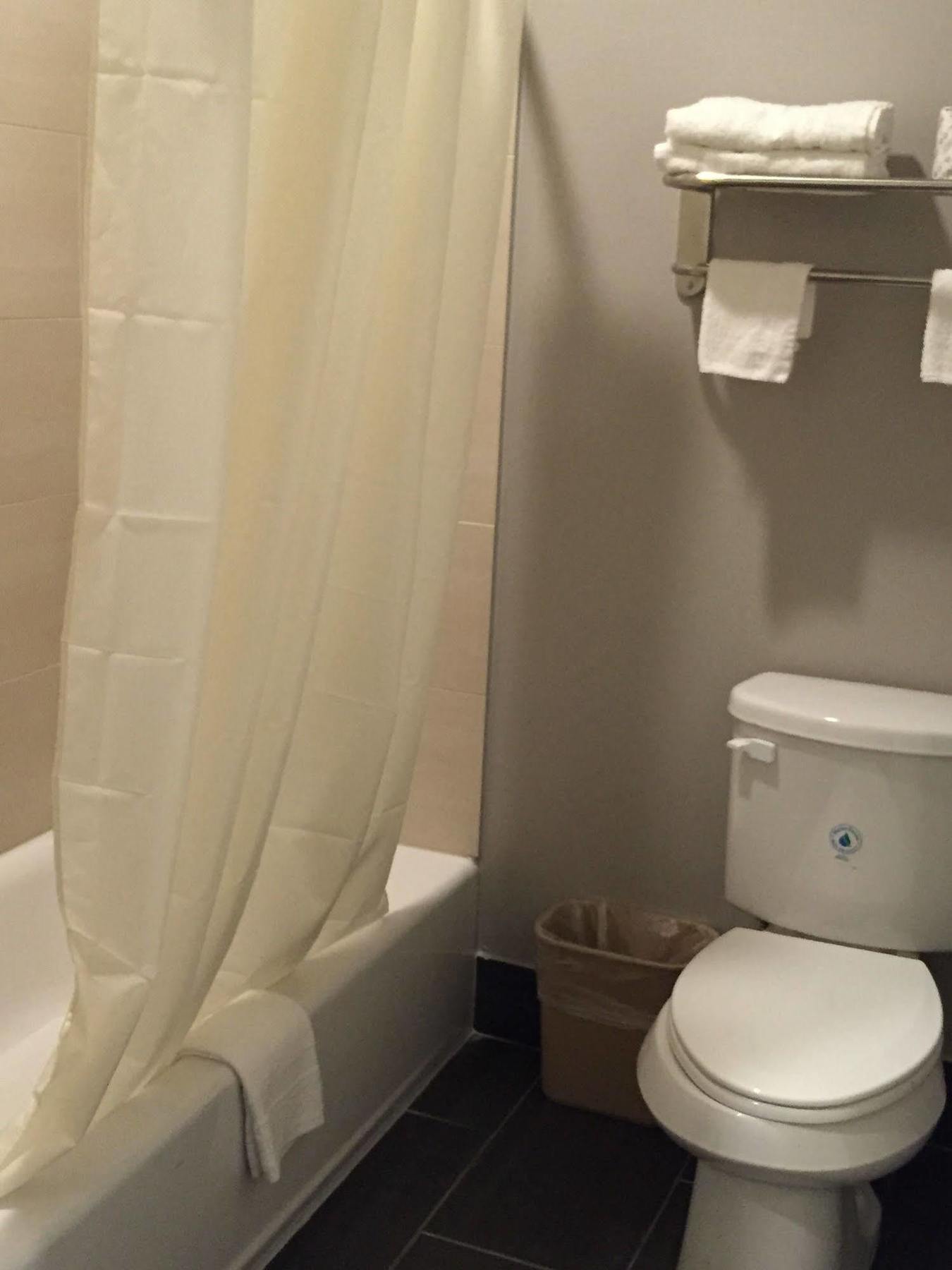 Classic Inn & Suites Хъмбъл Екстериор снимка