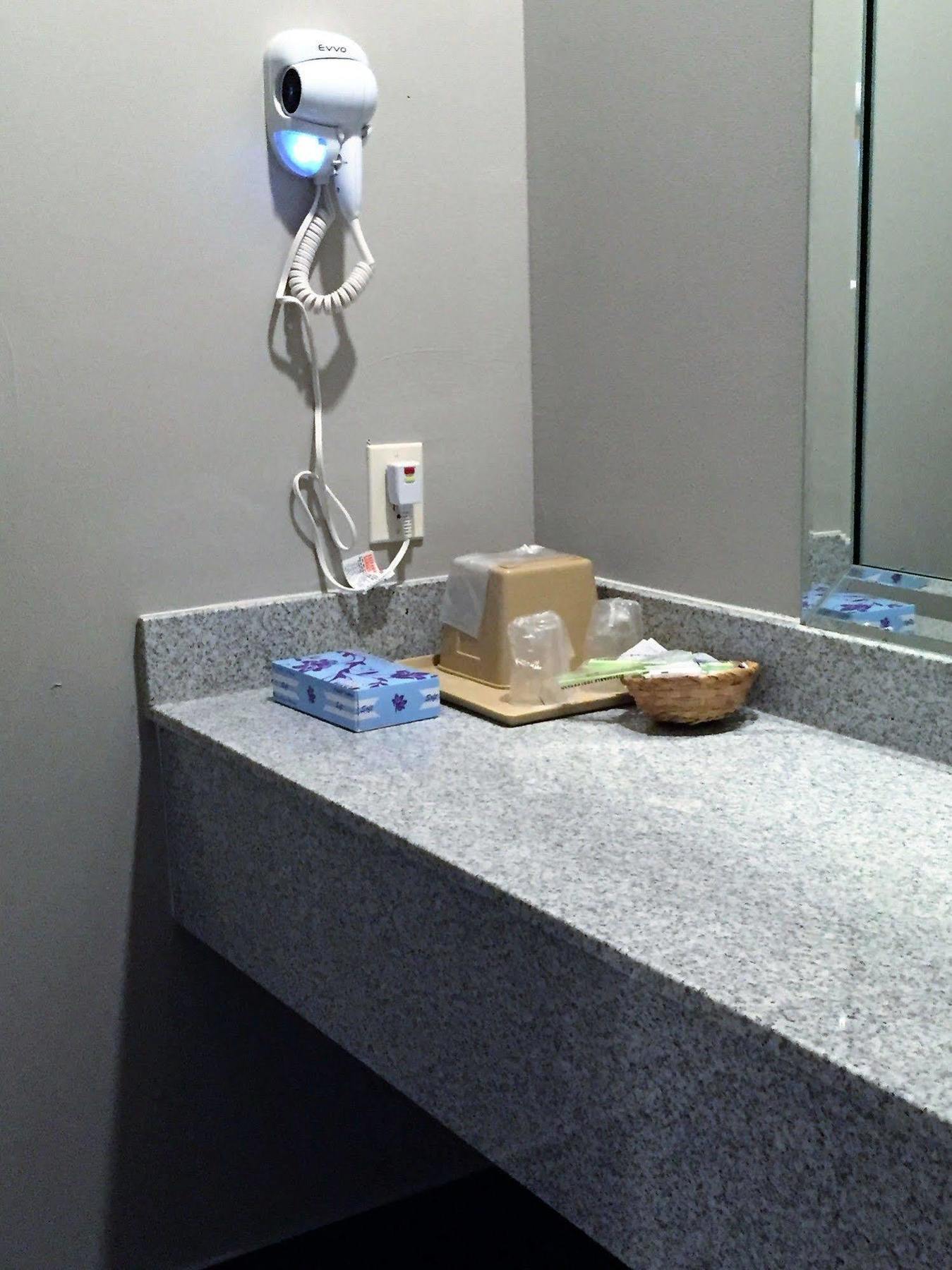 Classic Inn & Suites Хъмбъл Екстериор снимка