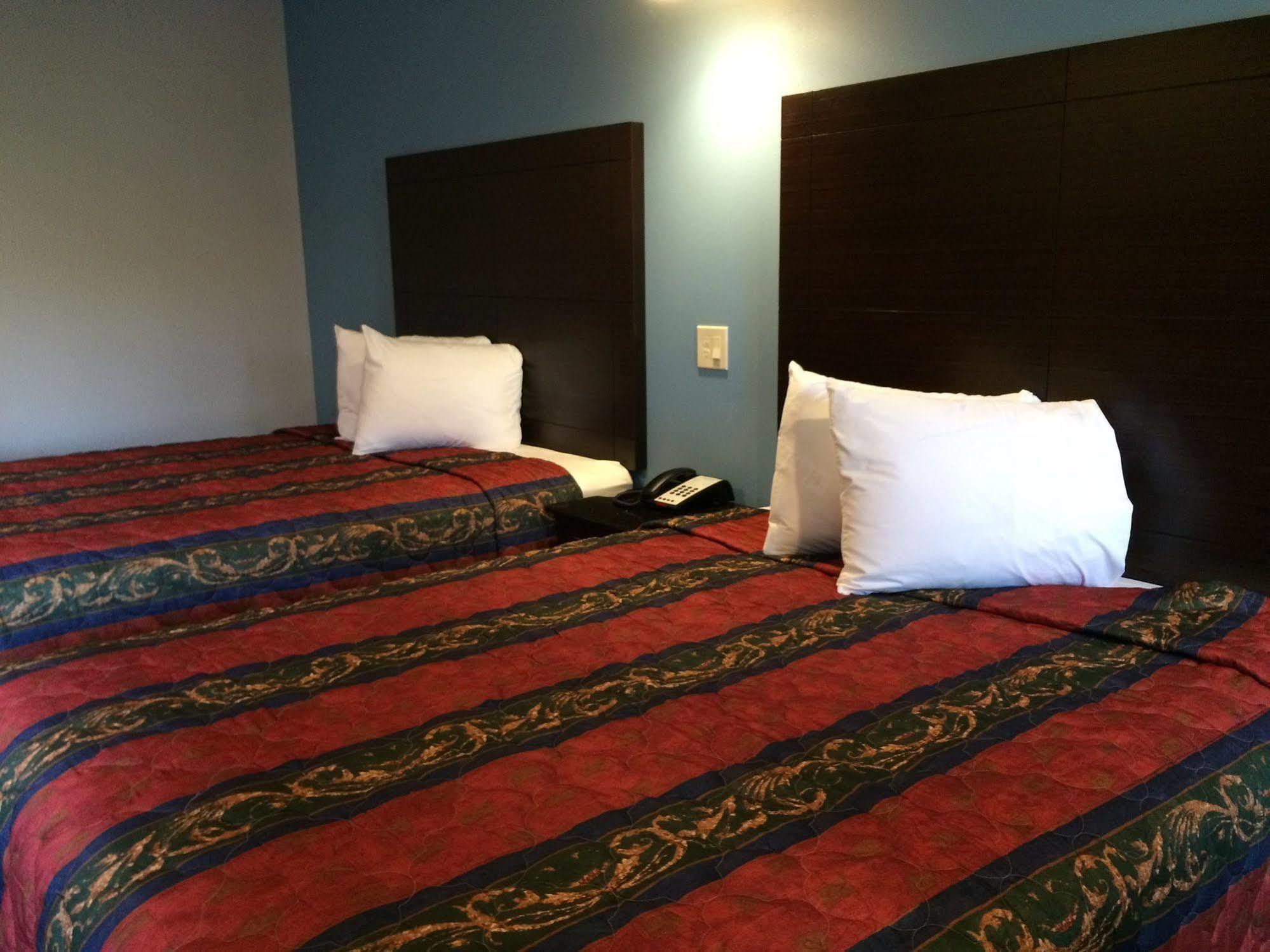 Classic Inn & Suites Хъмбъл Екстериор снимка