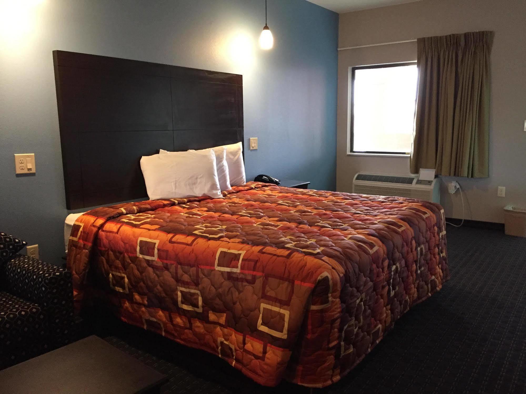 Classic Inn & Suites Хъмбъл Екстериор снимка