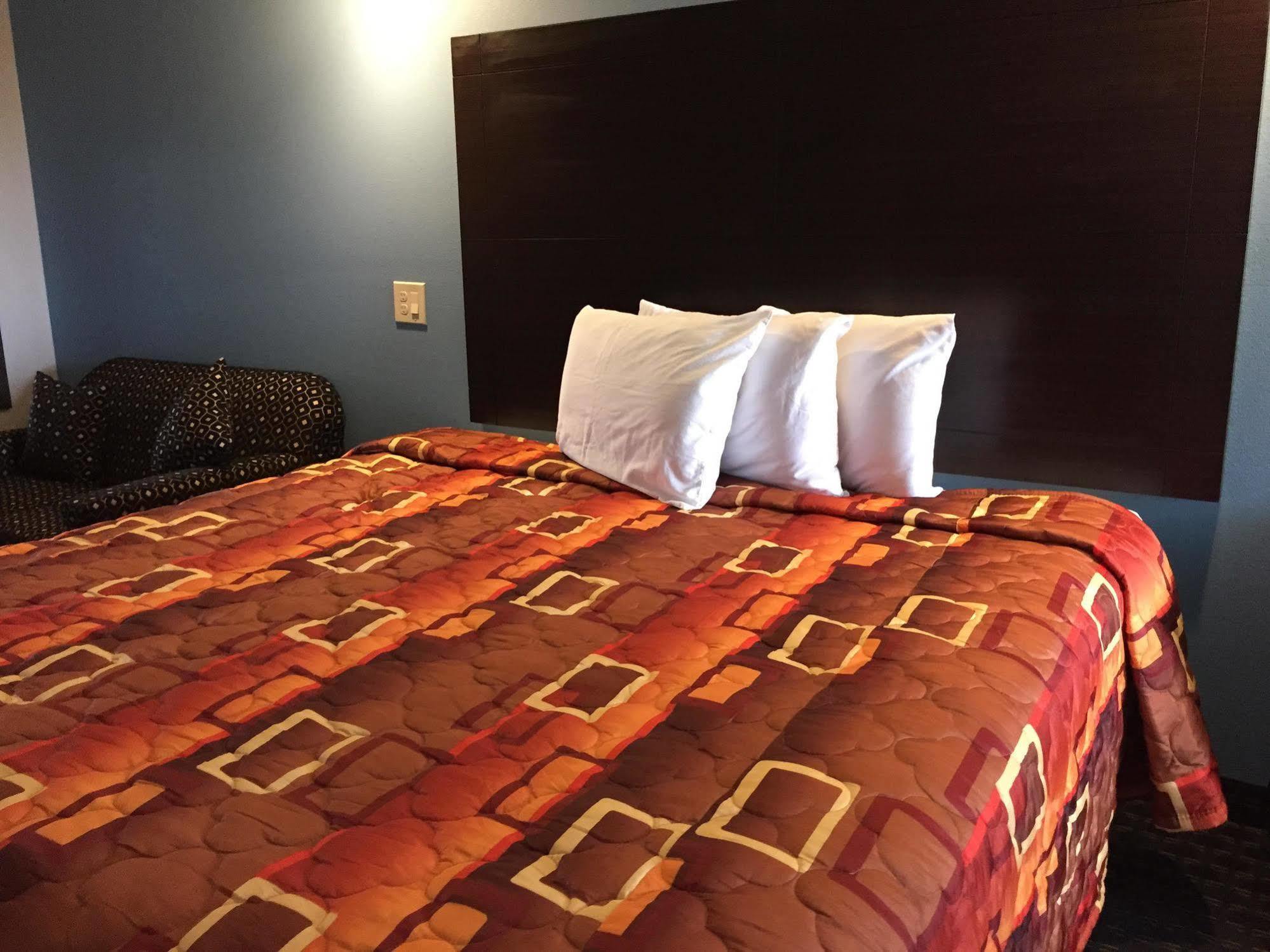 Classic Inn & Suites Хъмбъл Екстериор снимка