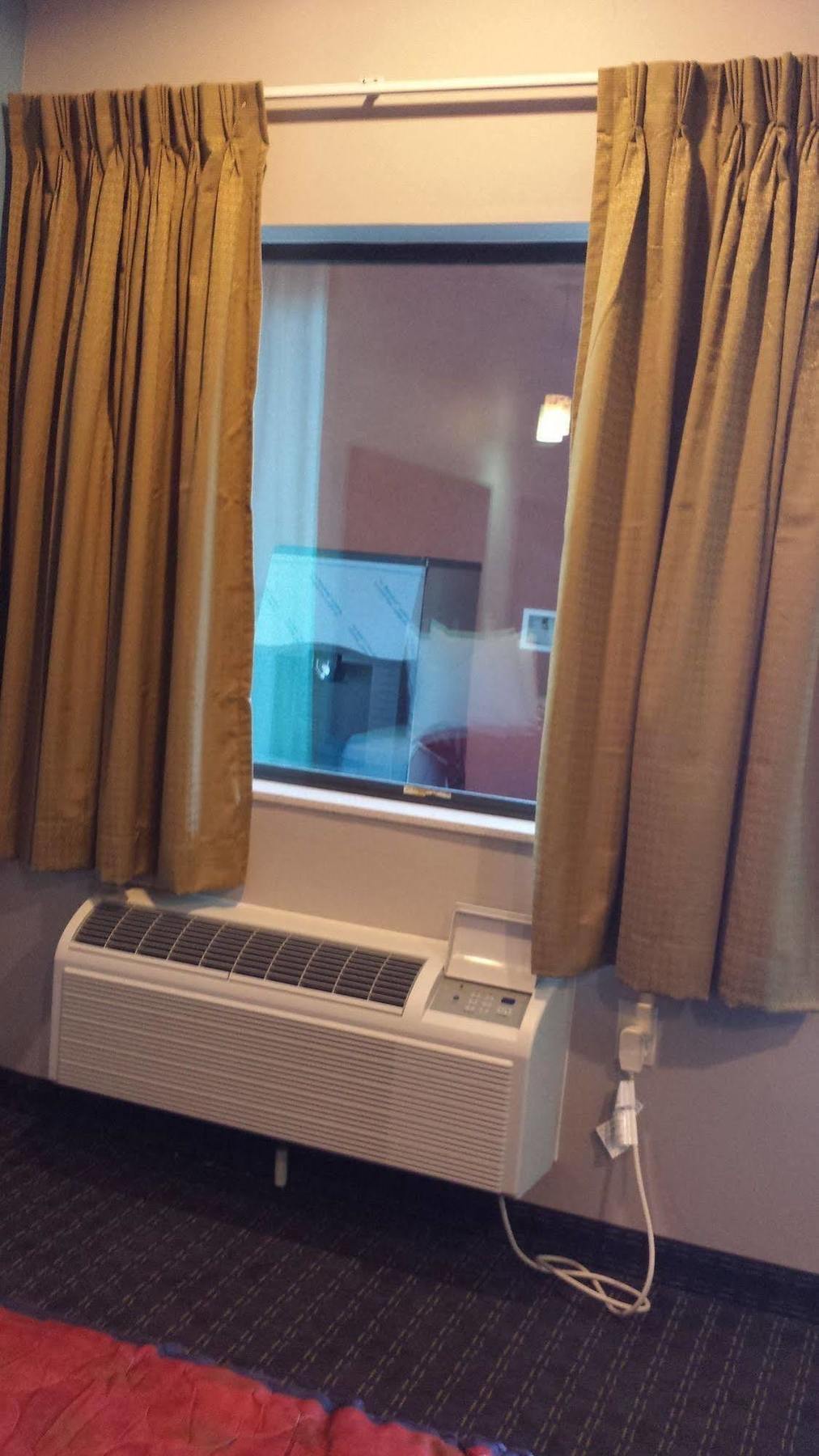 Classic Inn & Suites Хъмбъл Екстериор снимка